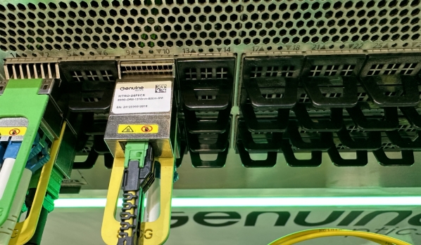 OFC2025丨快盈全球首发800G DR8 MMC接口光模块